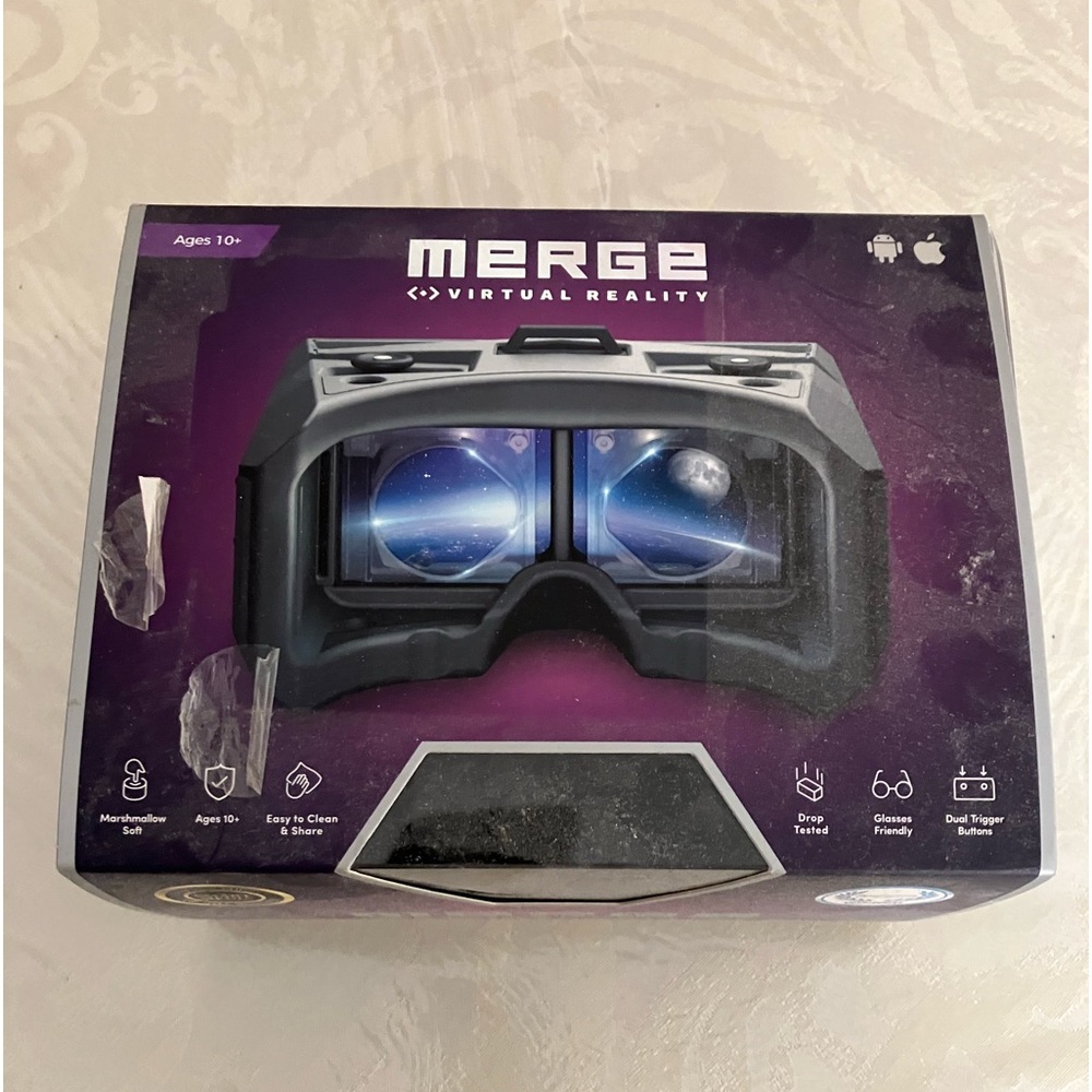 NWOT Merge VR/AR Goggles Headset. Ages 10+  Black